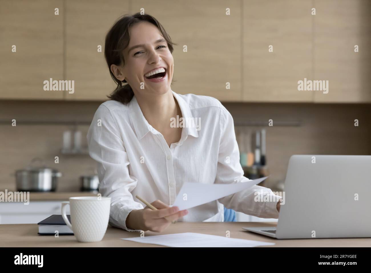 Happy smile portrait young hi-res stock photography and images - Alamy