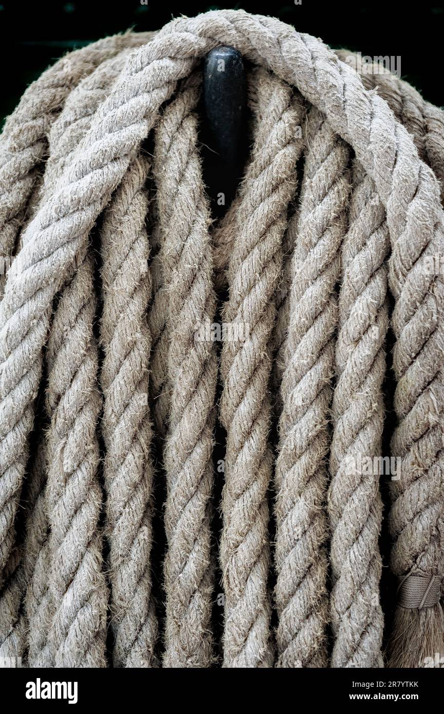 Bind The Rope Rope binding hi-res stock photography and images - Alamy