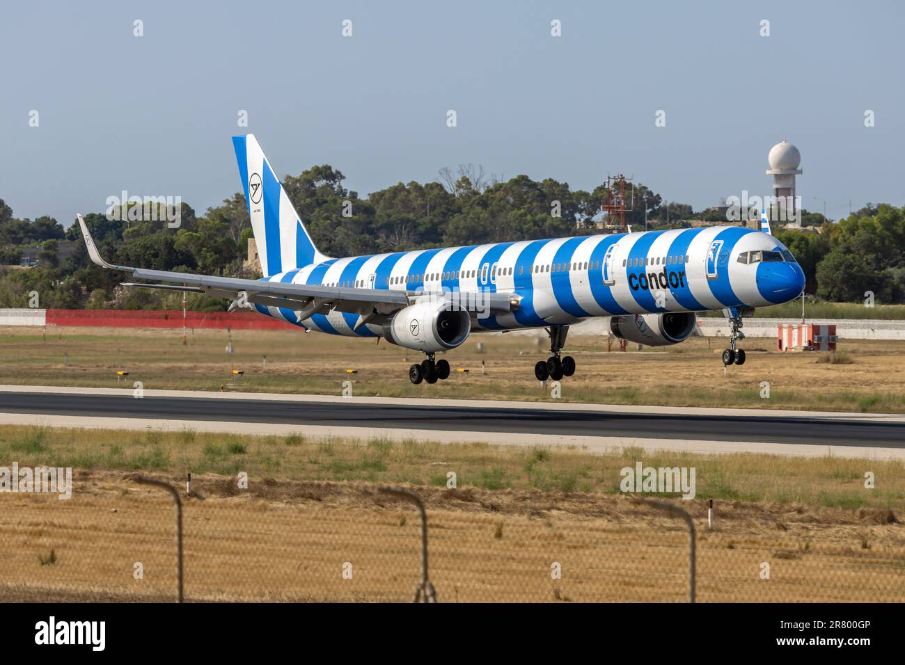 Condor Boeing 757-330 (REG: D-ABOI) sporting the unconventional and ...