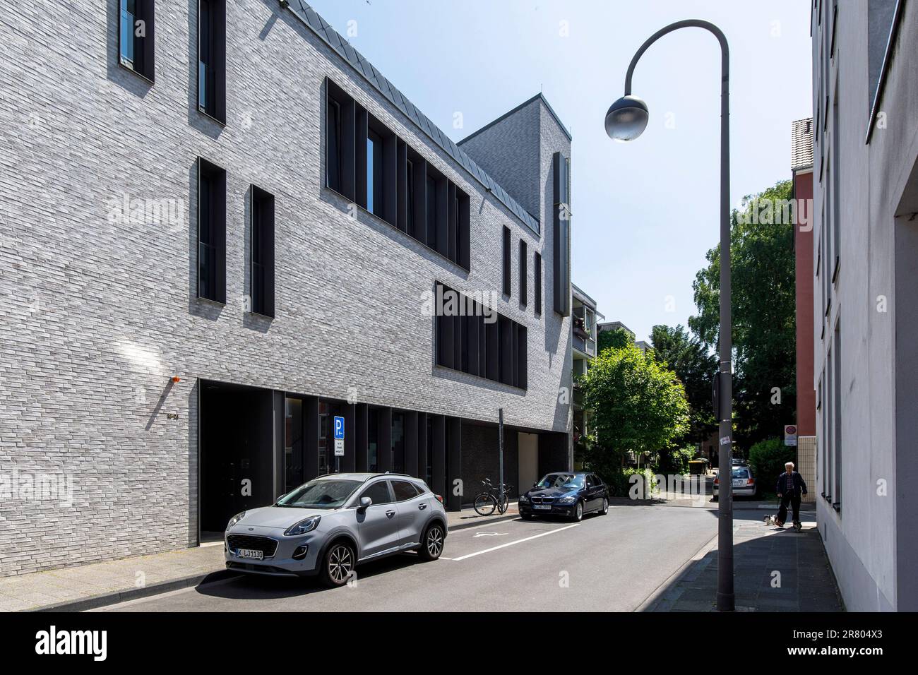 building of the Italian Mission (Missione Cattolica Italiana) on Ursulagarten street, LK architects, Cologne, Germany. Gebaeude der Italienischen Miss Stock Photo