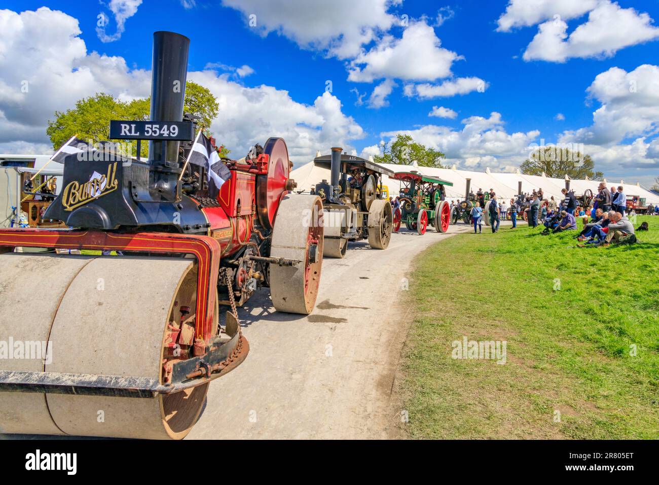 1927 Burrell road roller 'Pride of Newquay' leads the parade at Abbey ...