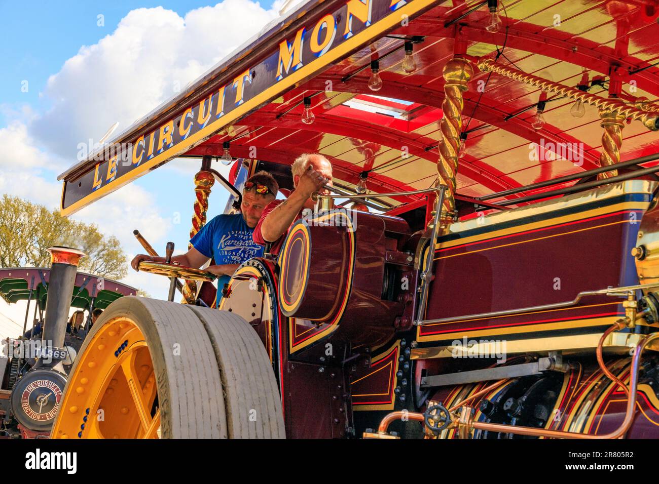 Modern 2016 Fowler Super Lion B6 new-build showman’s engine ‘Onward’ parading at Abbey Hill Steam Rally, Yeovil, Somerset, England, UK Stock Photo