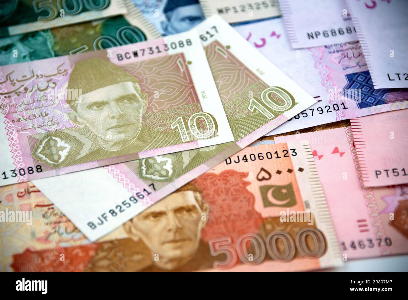 Currency notes in Pakistani Rupees Stock Photo Alamy