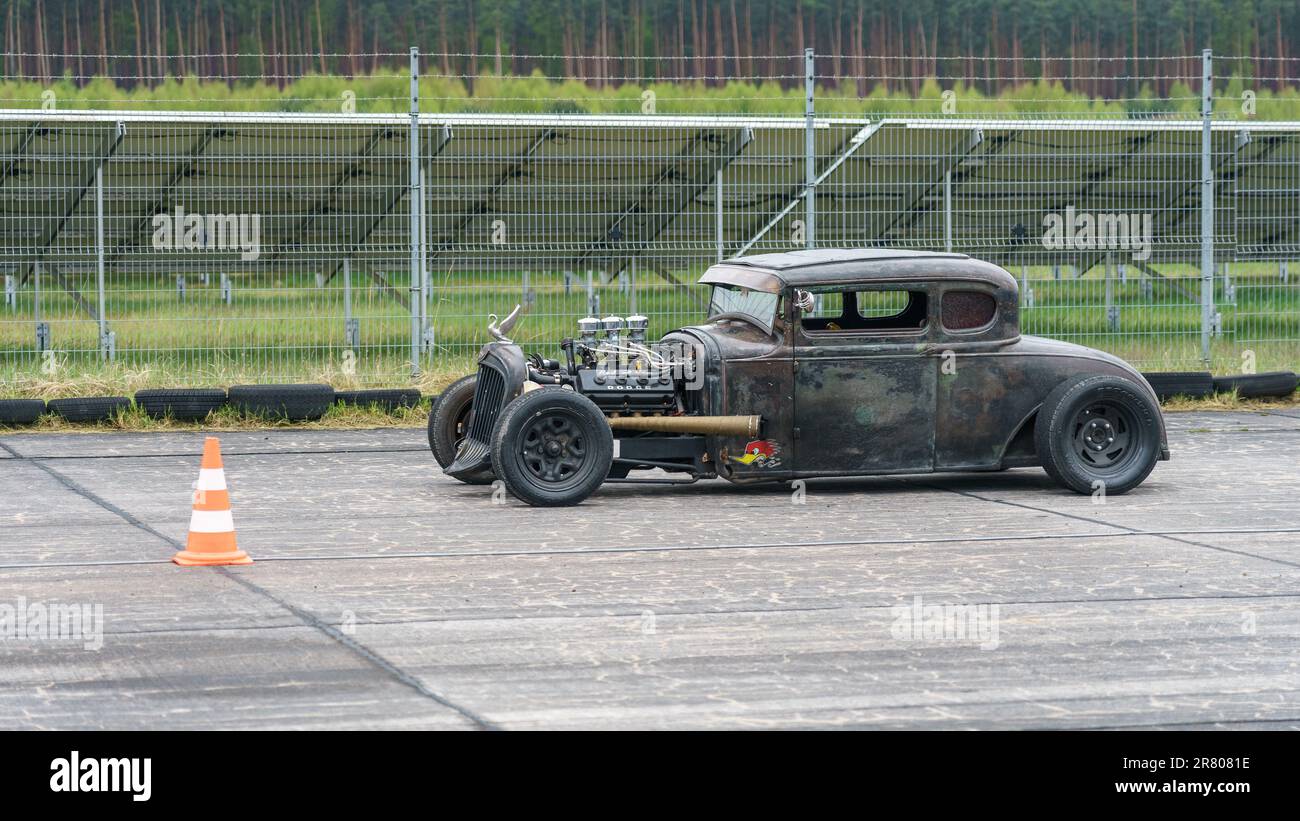 Rusty vintage hot rod hi-res stock photography and images - Alamy
