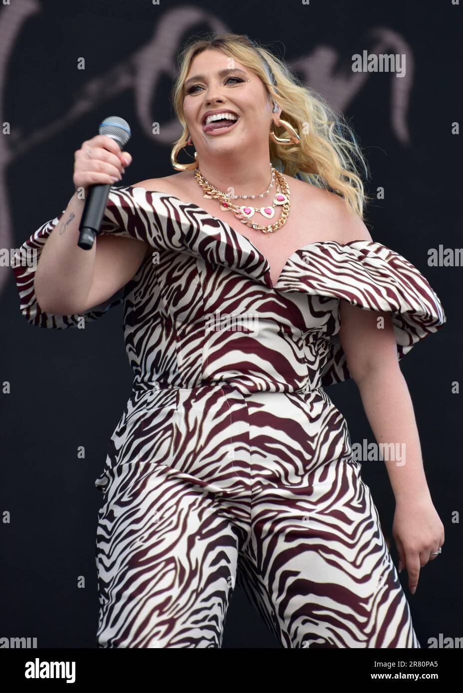 Ella Henderson X Factor Hi res Stock Photography And Images Alamy