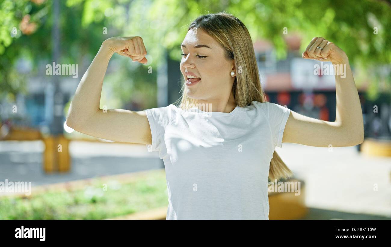 Woman and strong arms and garden hi-res stock photography and images ...