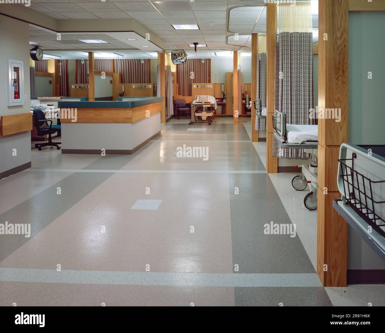 Nursing station. Intensive care area Stock Photo - Alamy