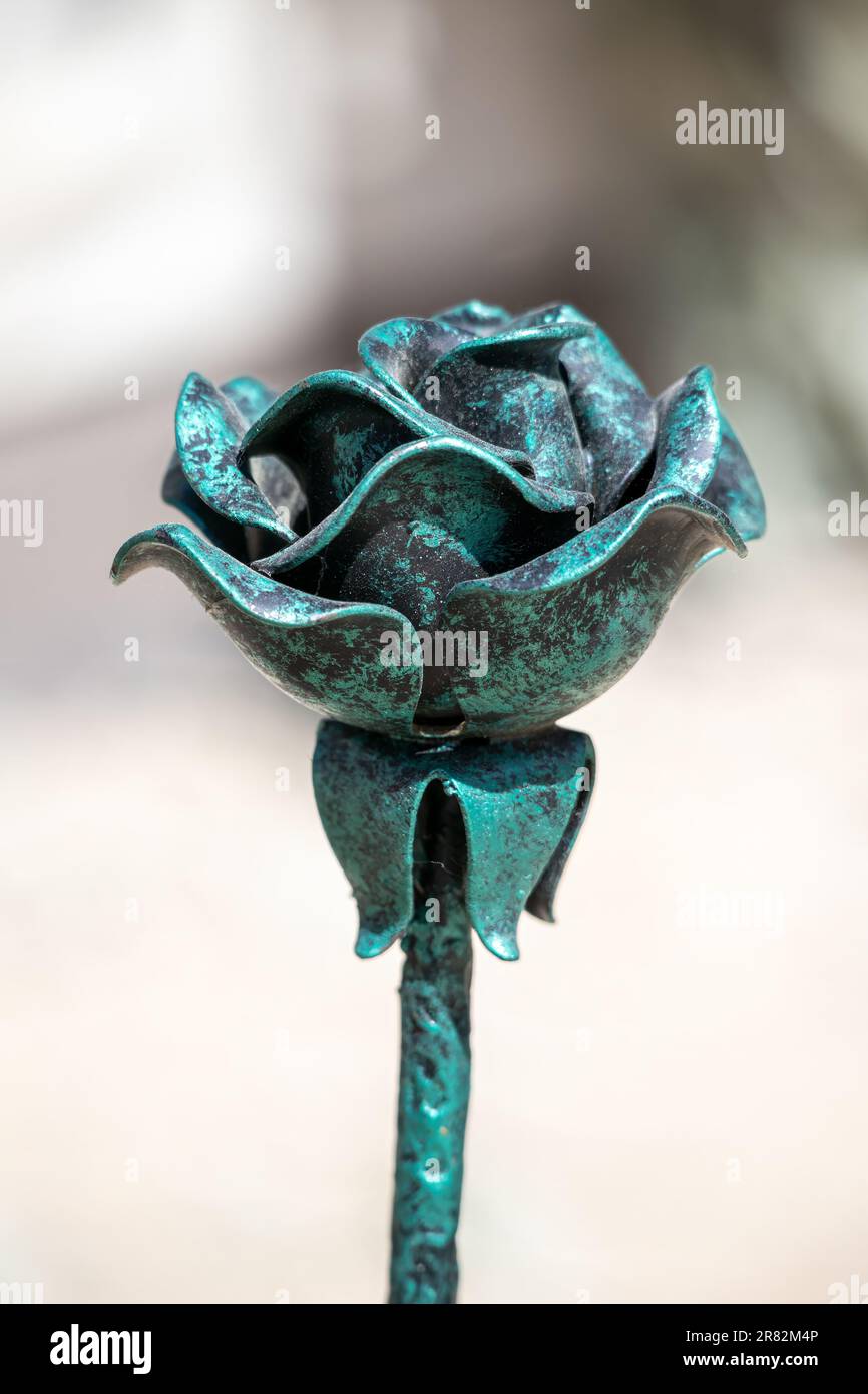 Bronze rose carving hi-res stock photography and images - Alamy