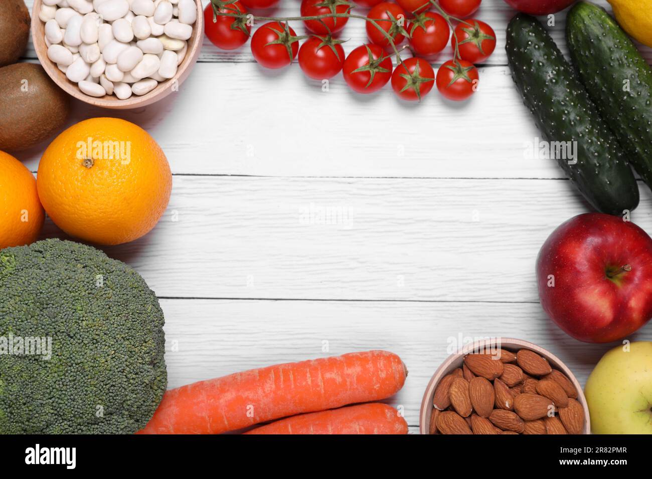 Frame fresh vegetables fruits hi-res stock photography and images - Alamy