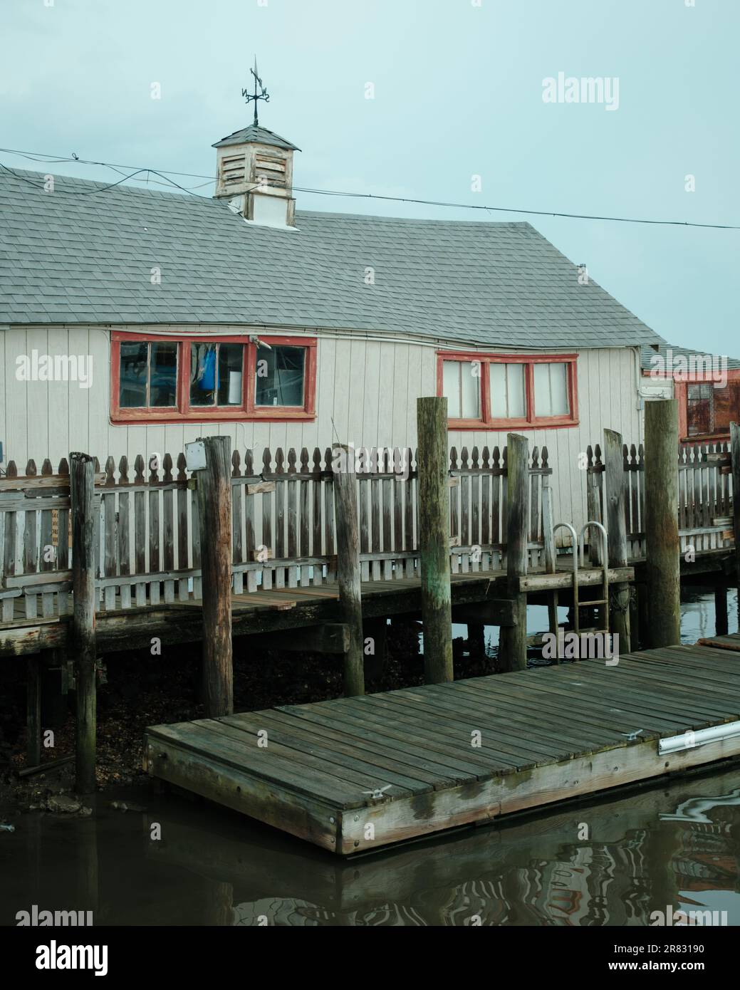 Landing wharf hires stock photography and images Alamy