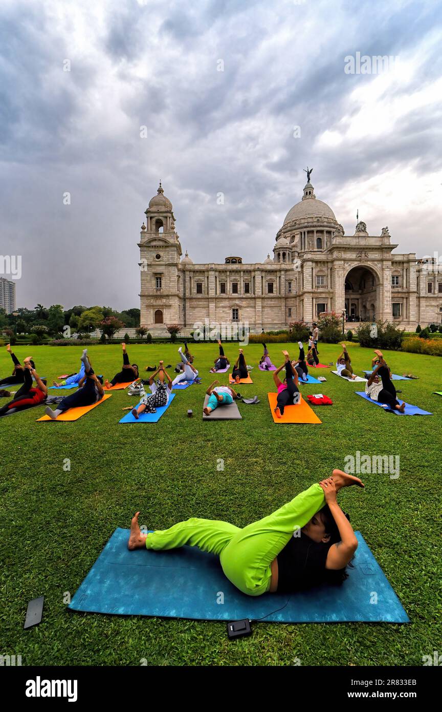 Kolkata, India. 18th June, 2023. A Yoga instructor seen giving