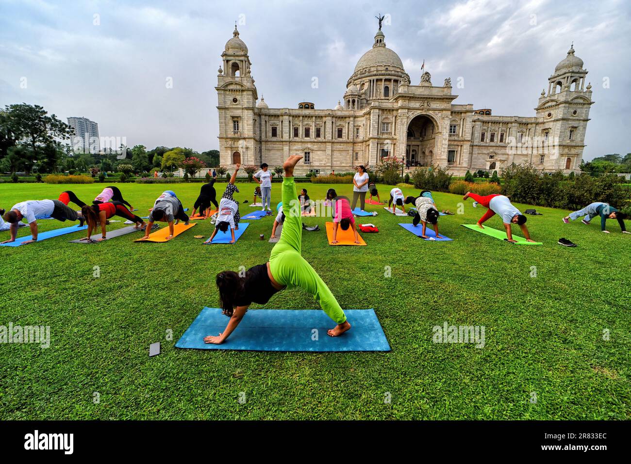 Kolkata, India. 18th June, 2023. A Yoga instructor seen giving