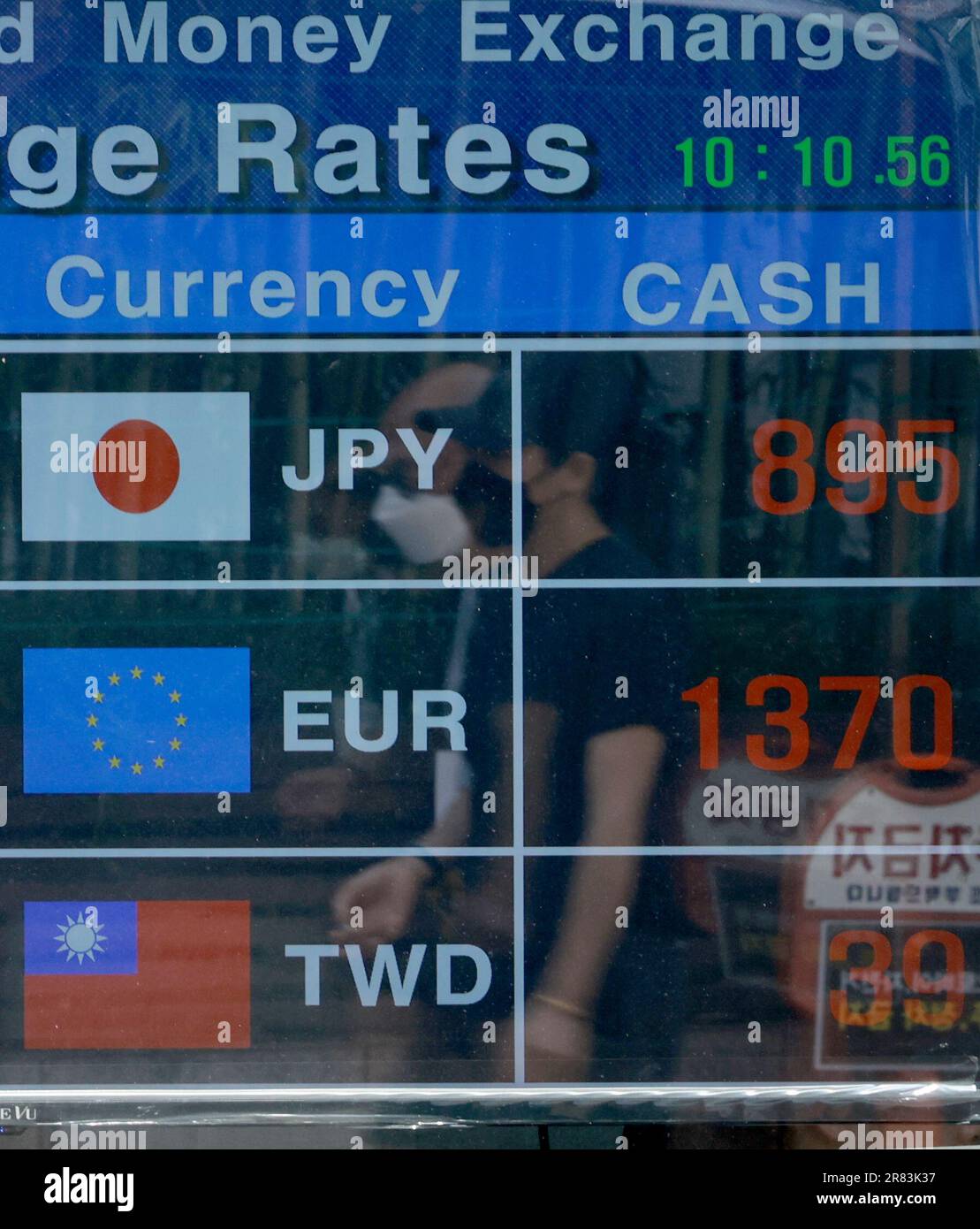 19th June, 2023. S. Korean currency rises above 800 won vs. yen A sign  showing the exchange rates of the South Korean won against other currencies  informs people that the won is