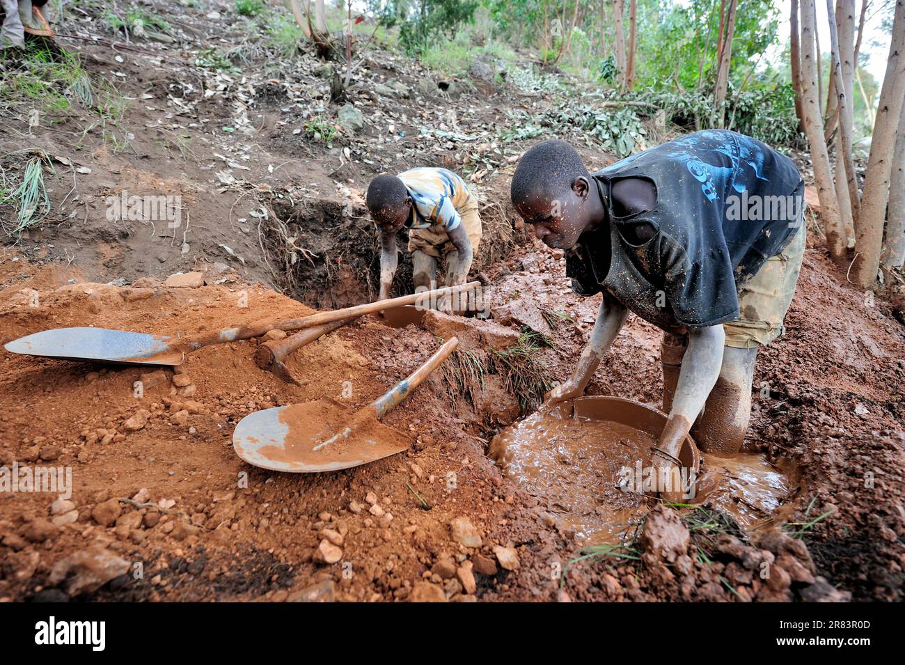 Miners In Tantalite Columbite Mine Open Pit Muhanga Coltan Mines 