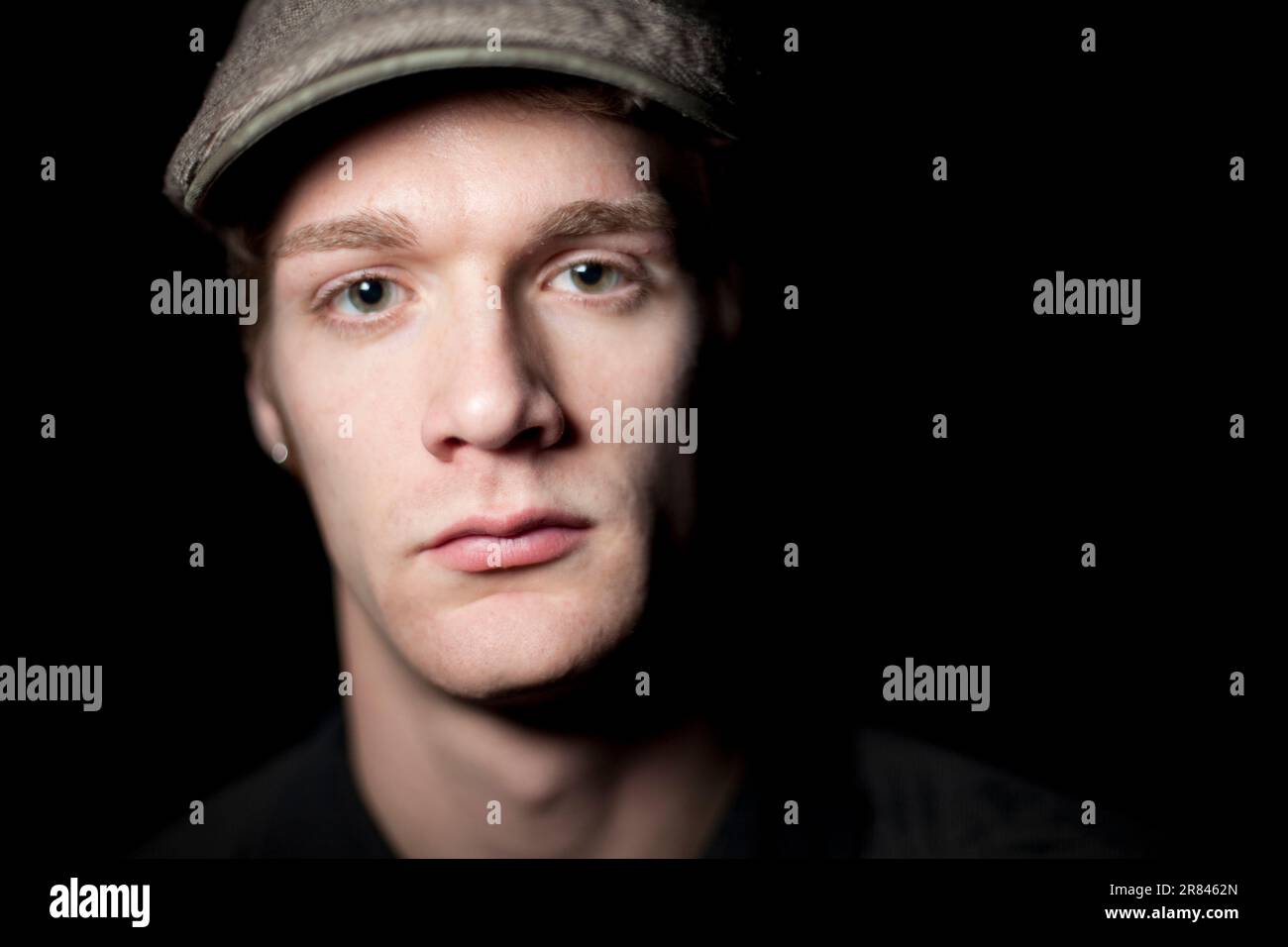 Portrait of a man wearing flat cap hi-res stock photography and images ...
