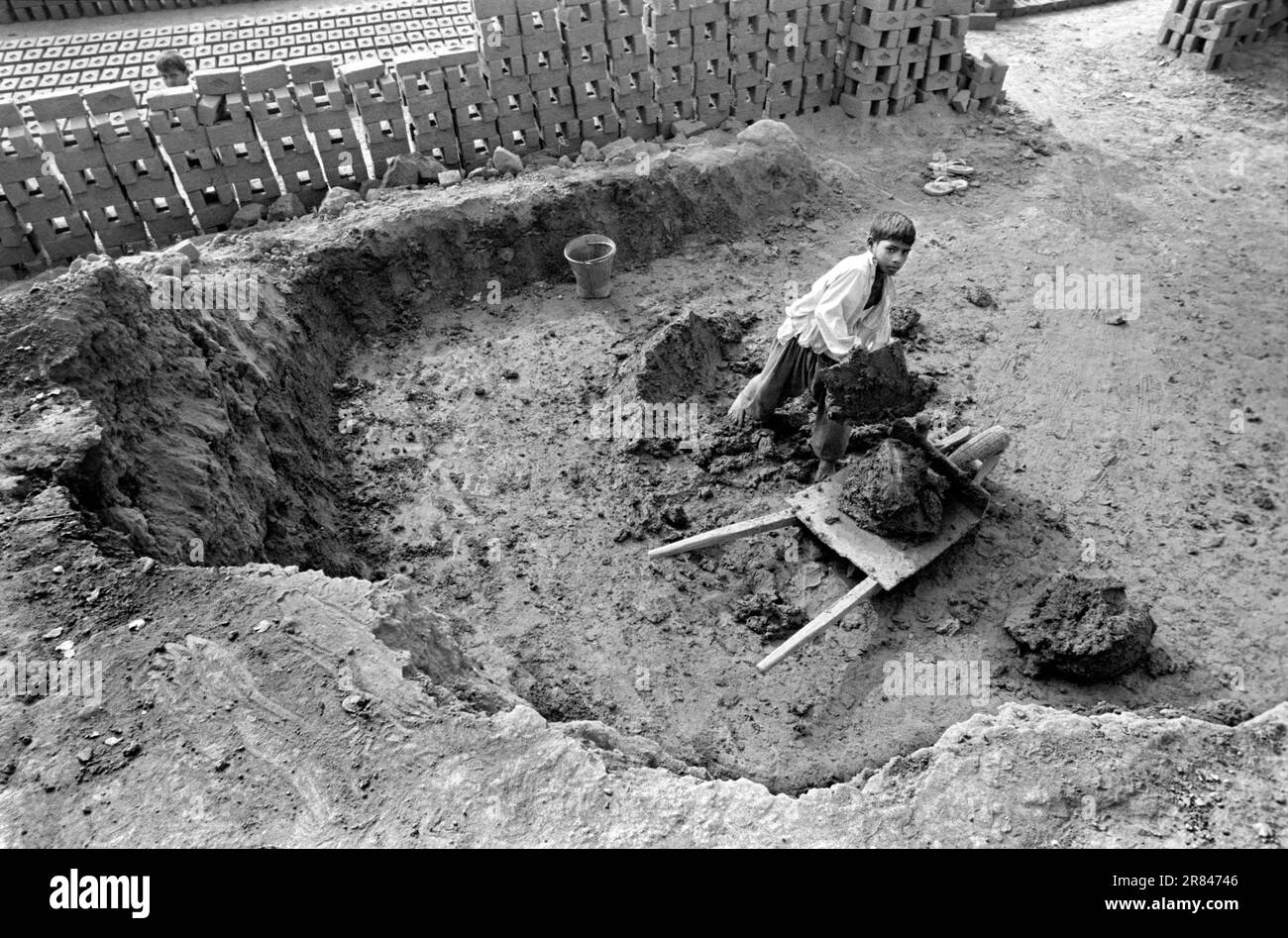 Pakistan Child Labor Stock Photo - Alamy