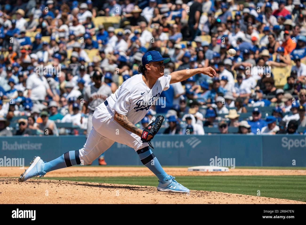 Victor gonzalez dodgers hi res stock photography and images Alamy