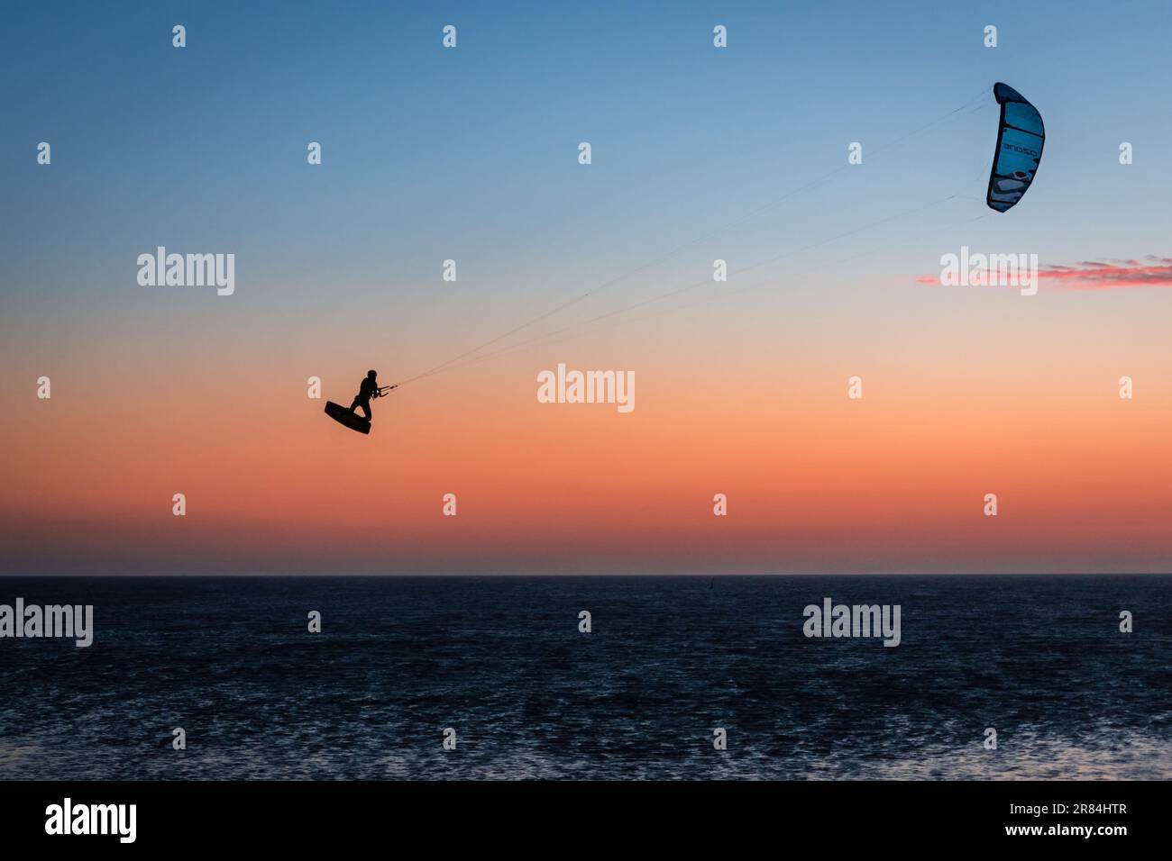 Kitesurfing sunset hi-res stock photography and images - Alamy