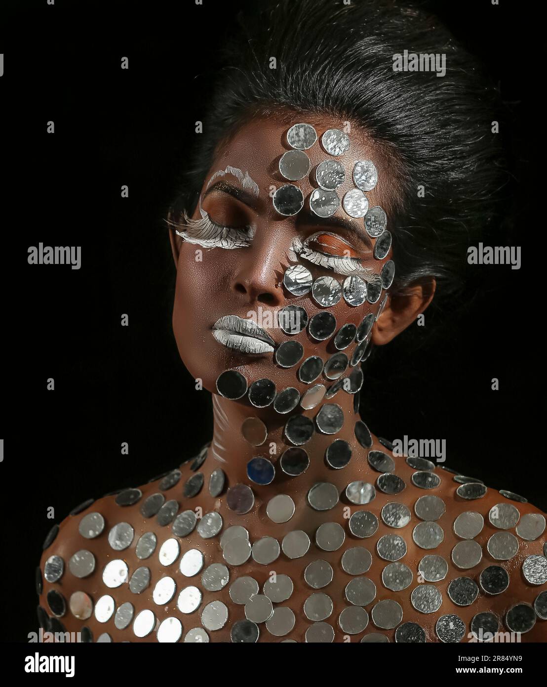 Dark woman face covered hi-res stock photography and images - Alamy