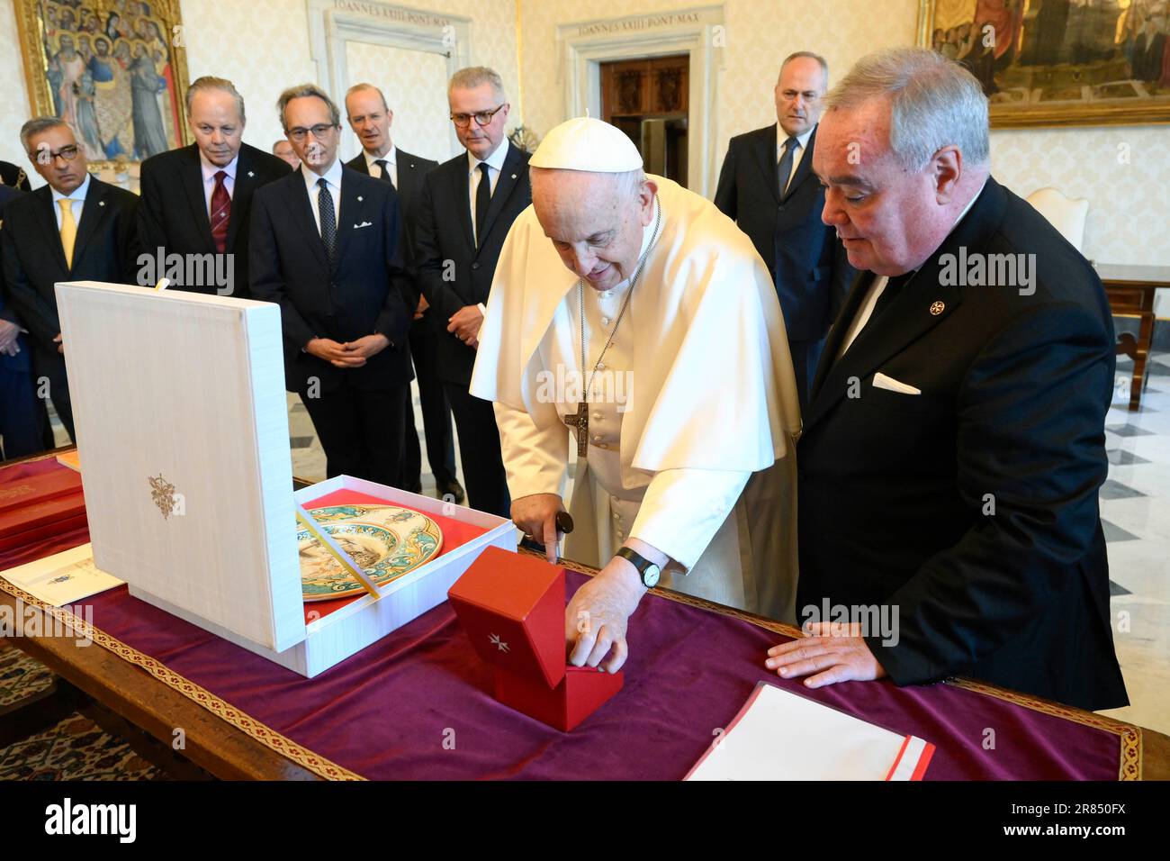 Italy, Rome, Vatican, 19-06-2023 His Most Eminent Highness Fra' John T. Dunlap, Prince and Grand Master of the Sovereign Military Order of Malta 19-06-2023 Sua Altezza Eminentissima Fra' John T. Dunlap, Principe e Gran Maestro del Sovrano Militare Ordine di Malta Photograph by Vatican Media /Catholic Press Photo/IPA RESTRICTED TO EDITORIAL USE - NO MARKETING - NO ADVERTISING CAMPAIGNS Stock Photo