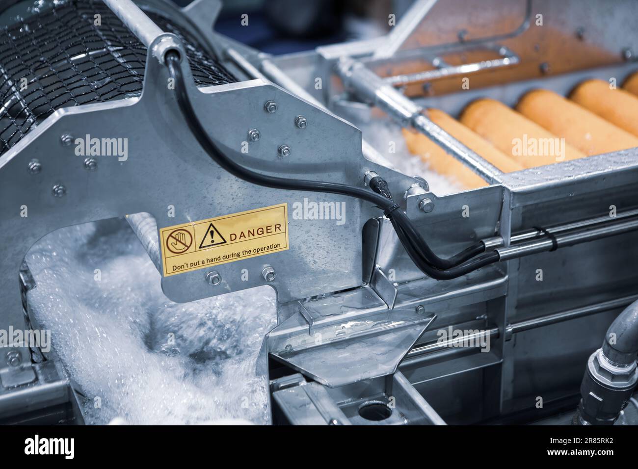 Aeration jet system washer for vegetables, fruits and marine products