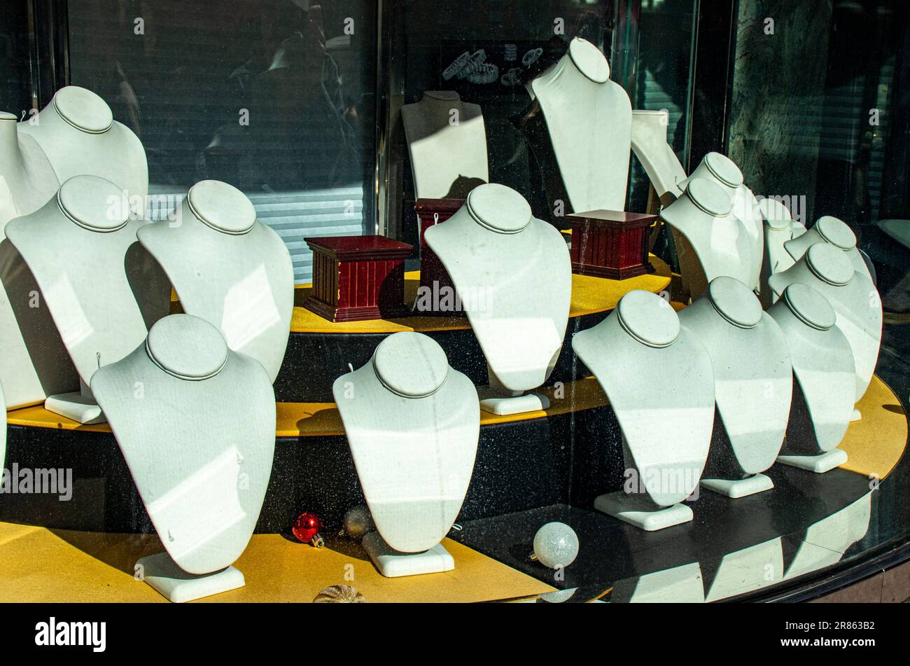 Mannequins in store window display hires stock photography and images