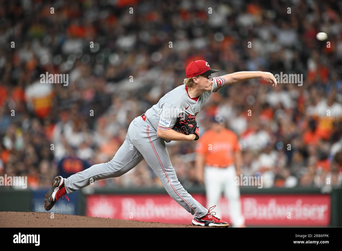 Cincinnati Reds pitcher Andrew Abbott (41) throws in the bottom of the