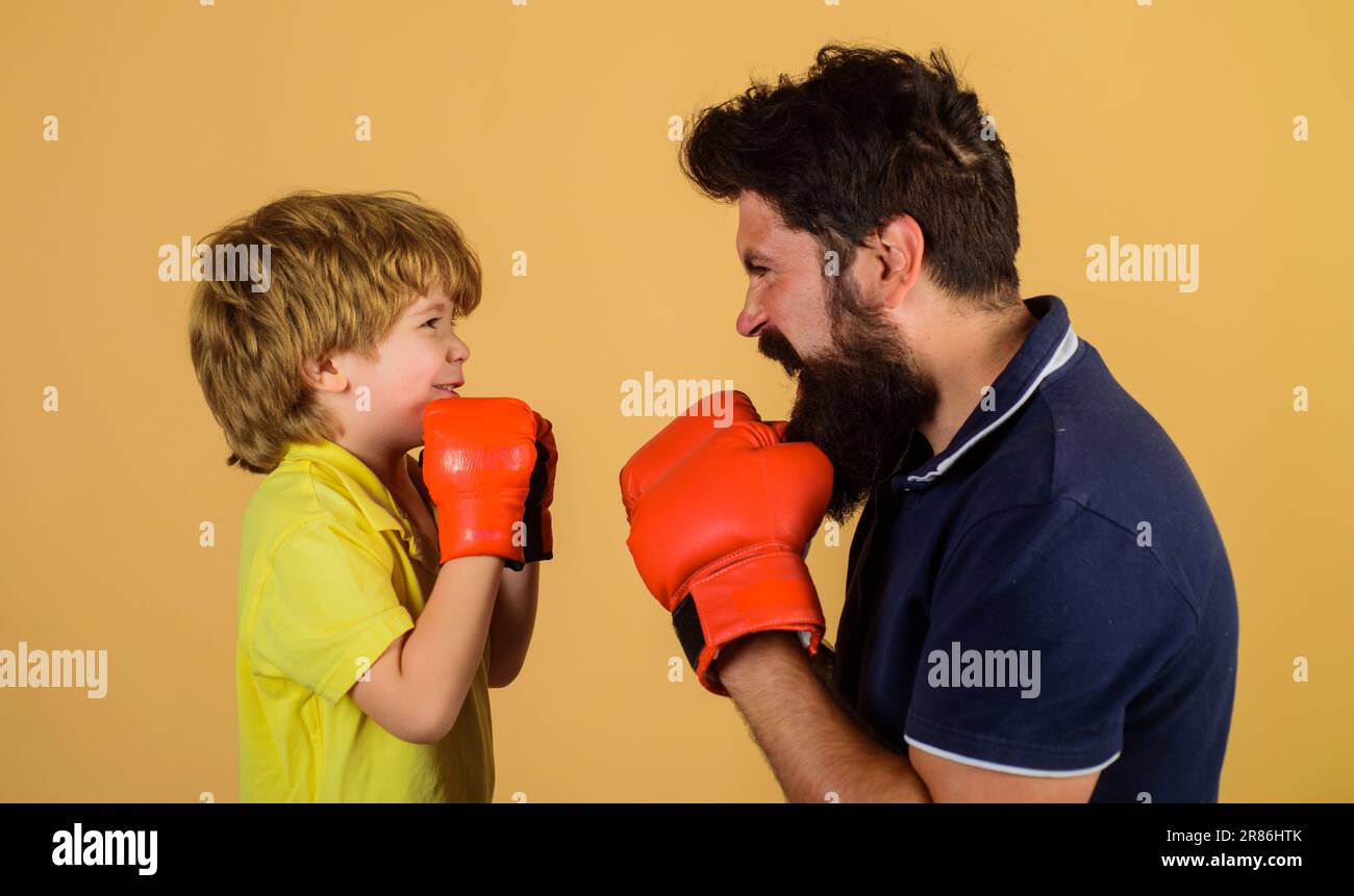 Ready to fight kid hi-res stock photography and images - Alamy