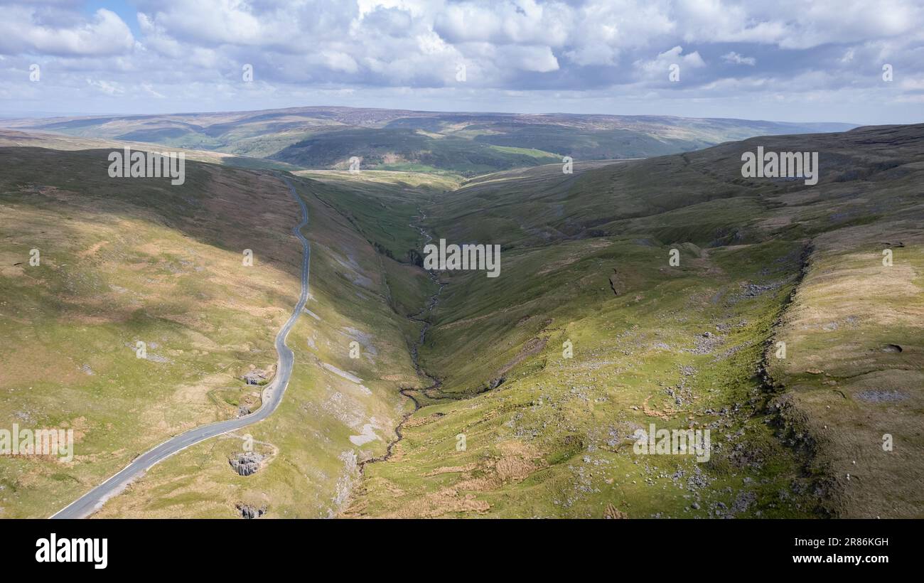 Buttertubs Pass, the road from the top of Wensleydale over to Swaledale, one of the most scenic drives in England. North Yorkshire, UK. Stock Photo