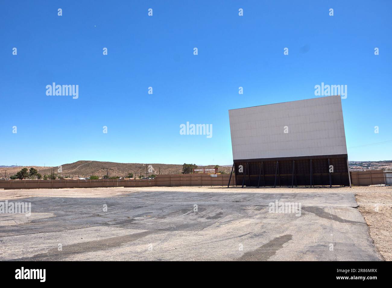 Barstow, California, USA. 20th June, 2018. The Skyline Drive-in theater  opened in 1996. Now it has 2 screens, a snack bar and parking for 600 cars.  (Credit Image: © Ian L. Sitren/ZUMA