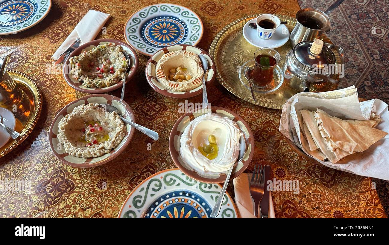Arabic appetizers hi-res stock photography and images - Alamy