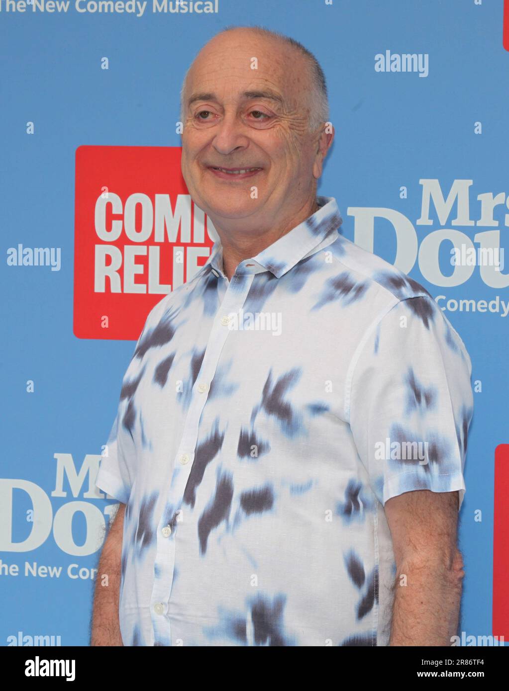 London, UK. Tony Robinson at the Mrs Doubtfire: Comic Relief Gala