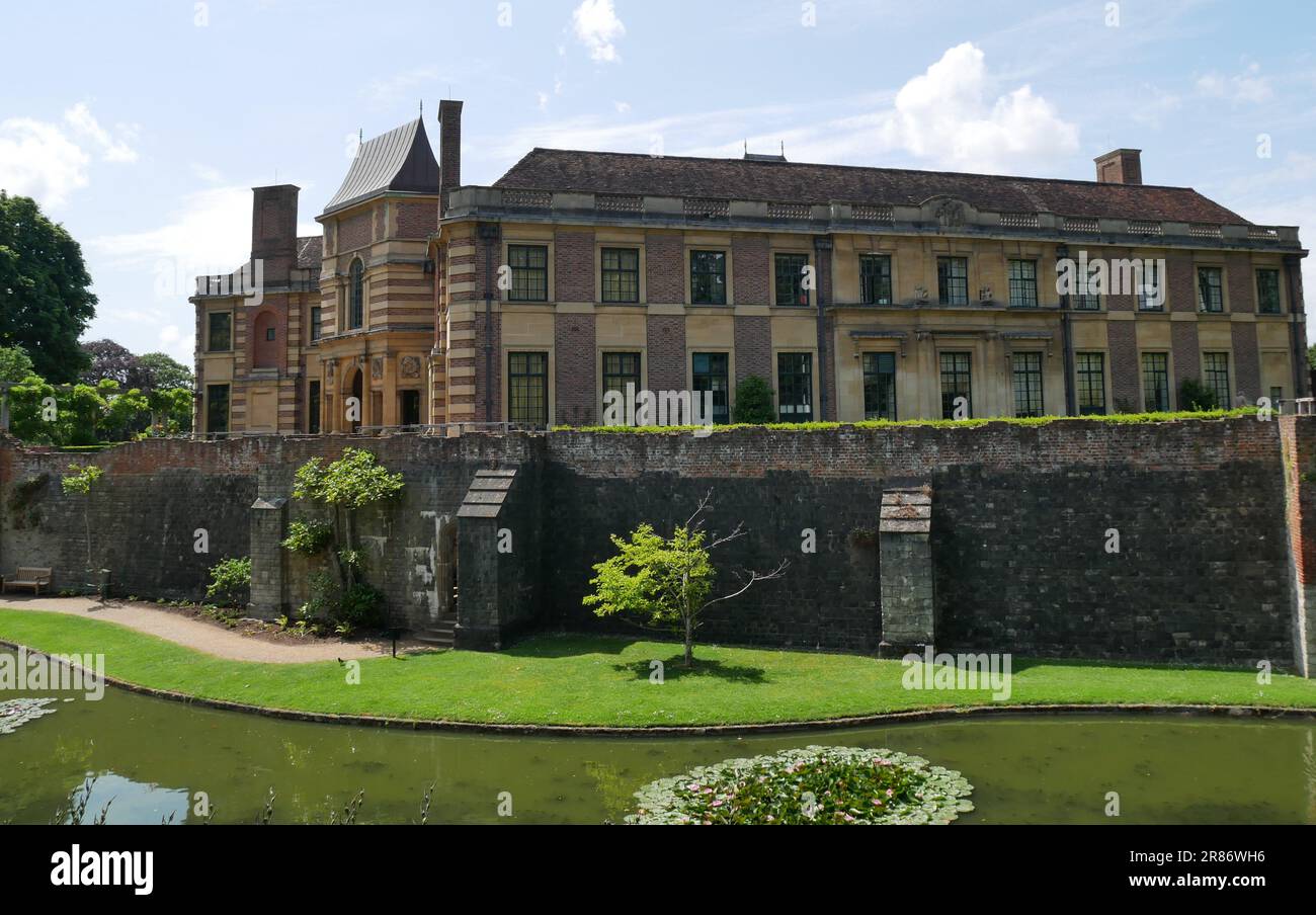 Eltham palace london henry viii hi-res stock photography and images - Alamy