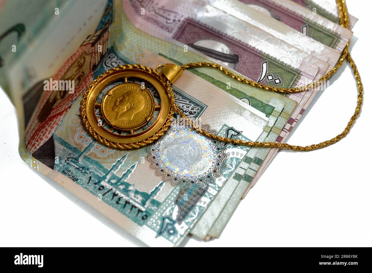 Old gold coin saudi hi-res stock photography and images - Alamy