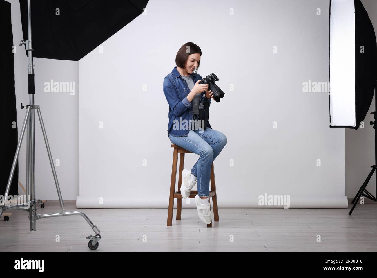 Camera in photo studio backdrop hi-res stock photography and images - Alamy
