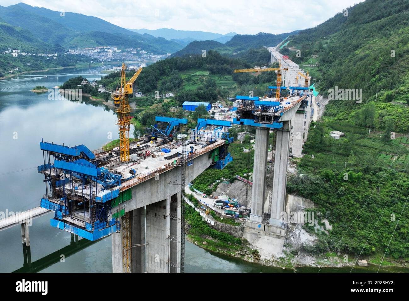 Aerial photo shows the Yuliangxi Grand Bridge under