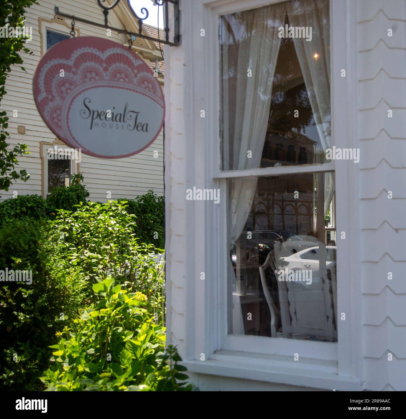 A shop in the resort town of Greenport, NY Stock Photo Alamy
