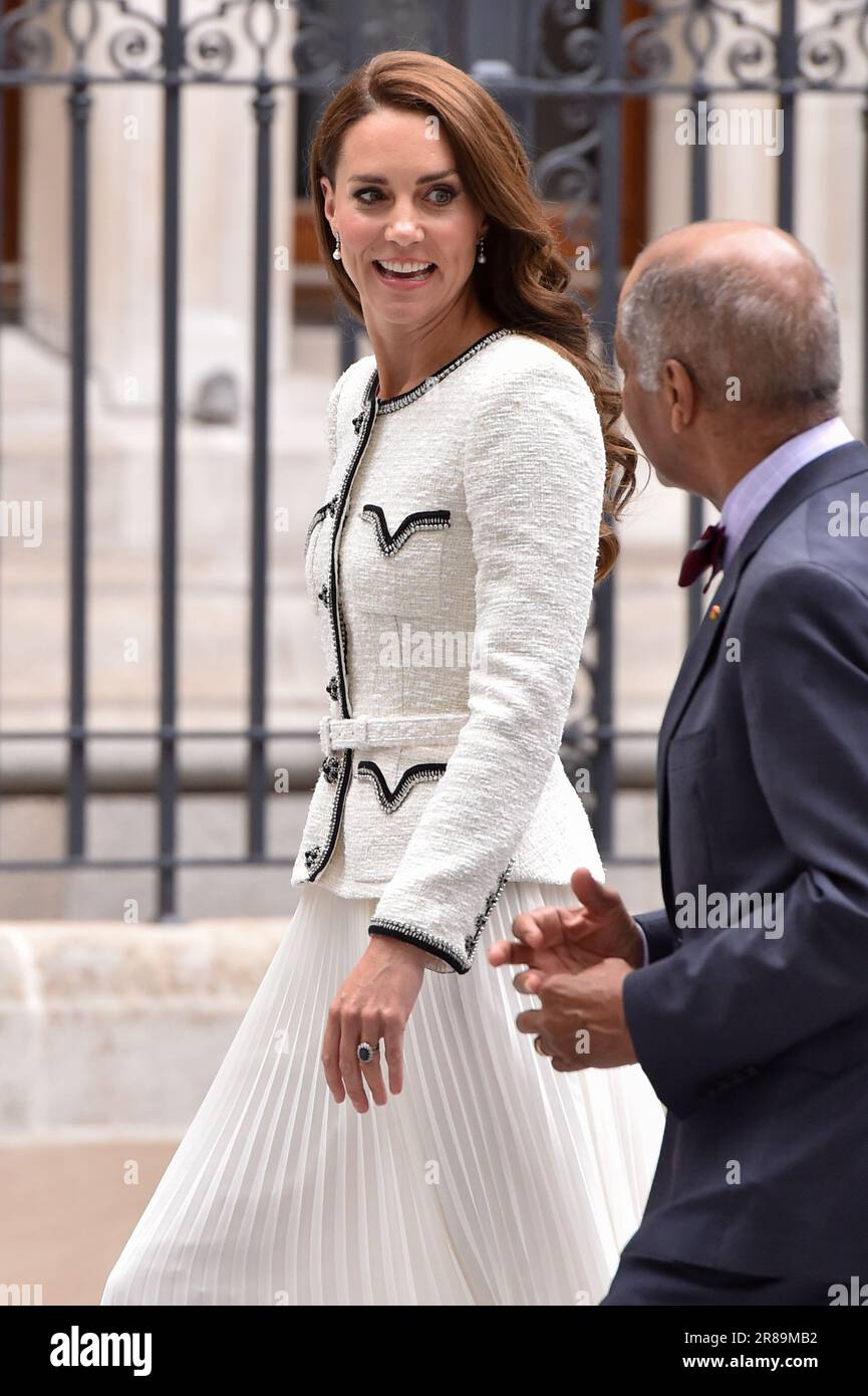 National portrait gallery reopens hi-res stock photography and images ...