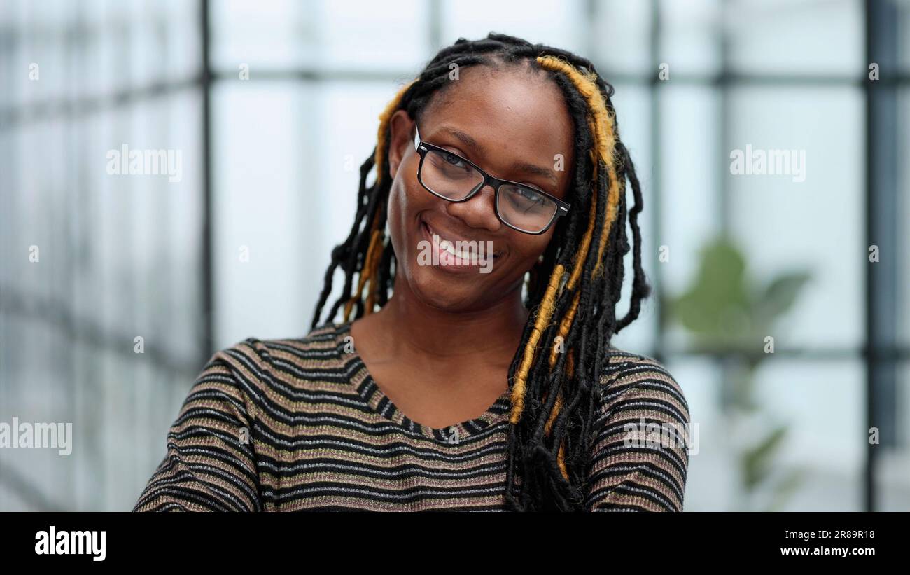 Portrait of successful african american business woman Stock Photo - Alamy