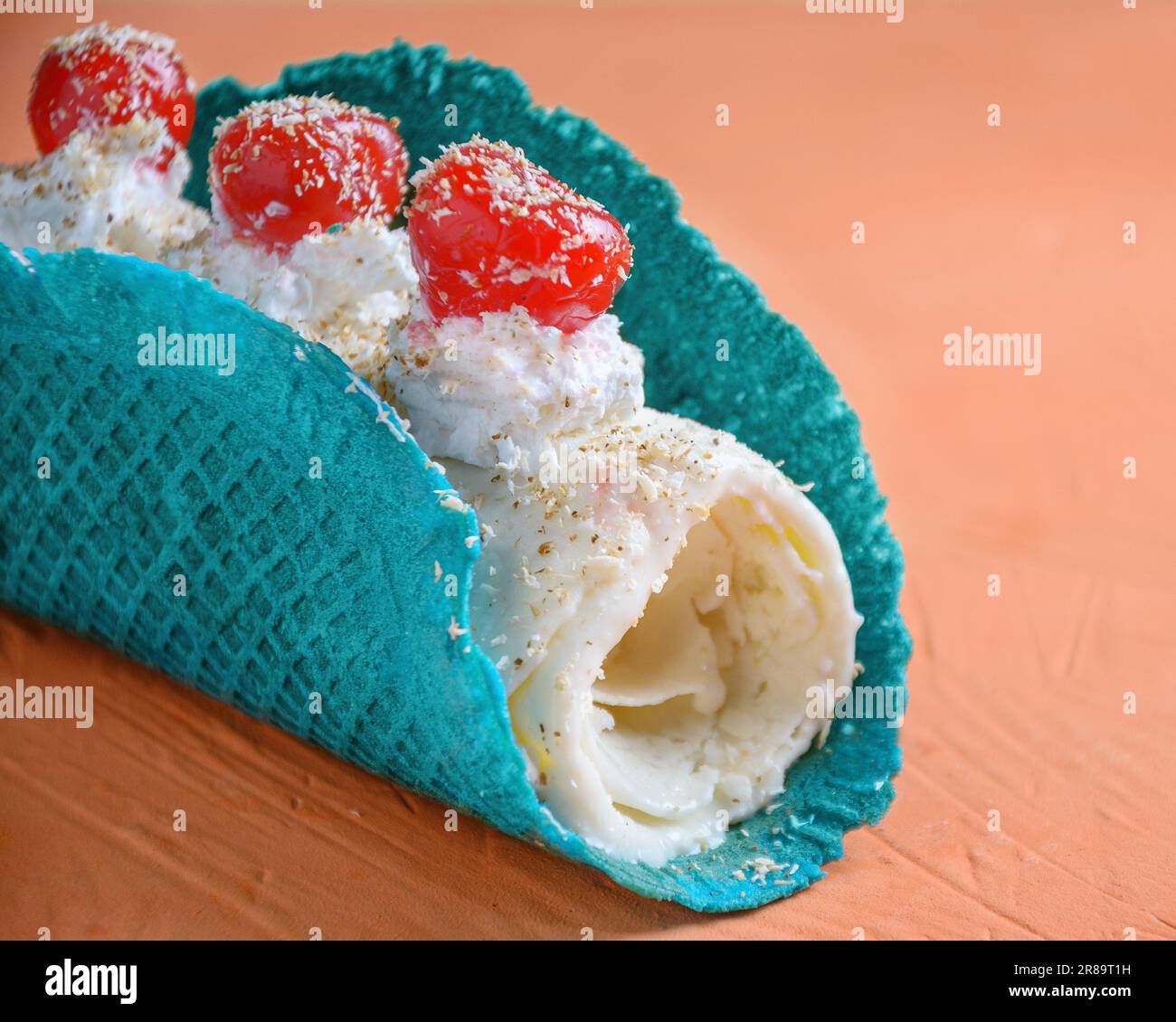 Thai ice cream roll hi-res stock photography and images - Alamy