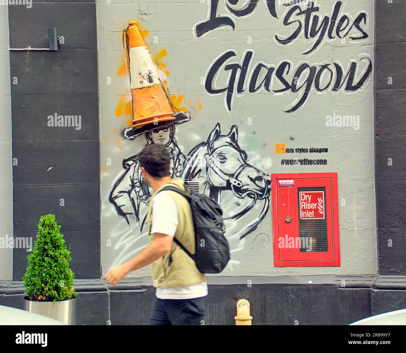 Glasgow, Scotland, UK 20th June, 2023. Banksey cut and run continues in ...