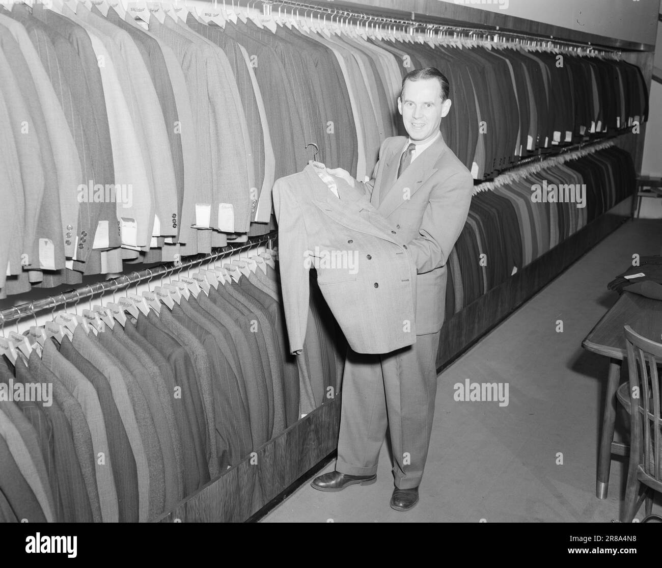 Well stocked Black and White Stock Photos & Images Alamy