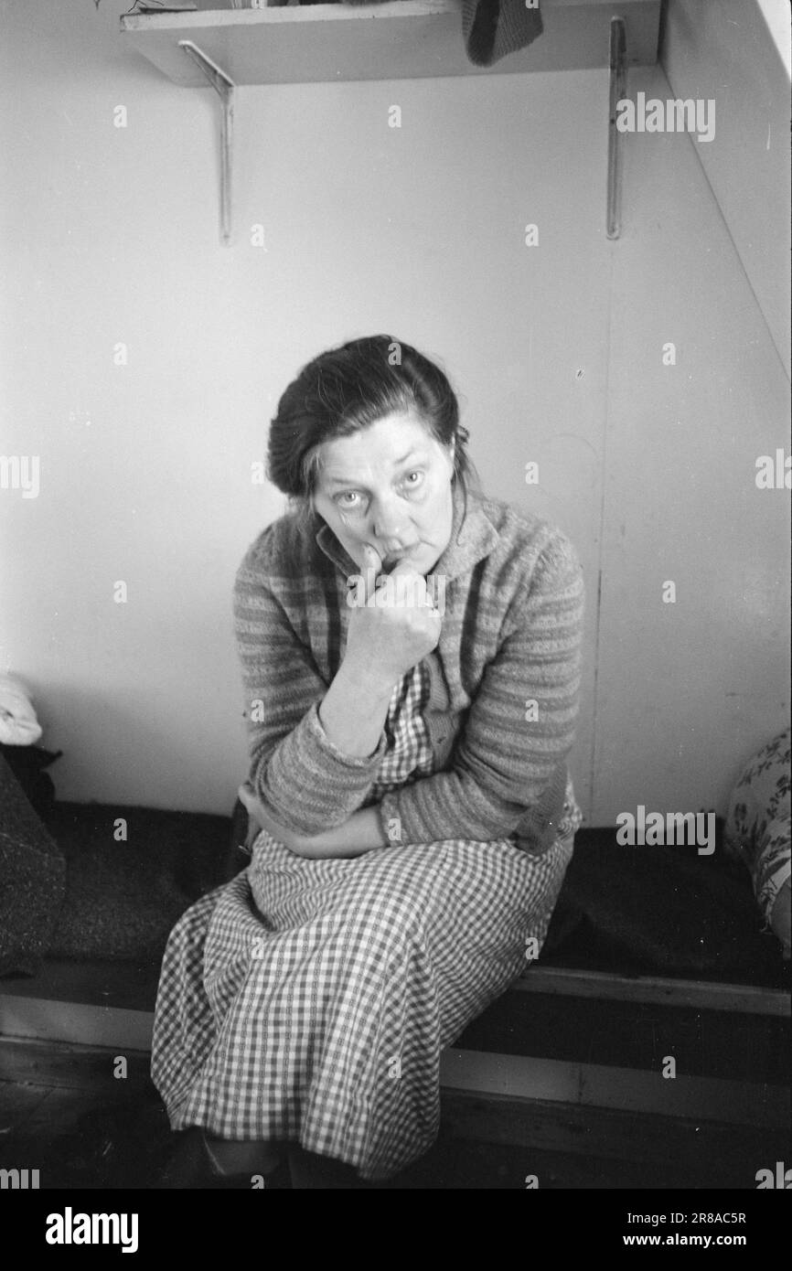 Current 26-3-1960: By whom? Why A 7-year-old disappeared and was found again - murdered. In Kolvereid, the children are locked up.  Her son is under arrest, suspected of the brutal murder. Emma Lauten has heavy thoughts to contend with these days. The question marks in the sinister case are many.  Photo: Sverre A. Børretzen / Aktuell / NTB ***PHOTO NOT IMAGE PROCESSED*** Stock Photo