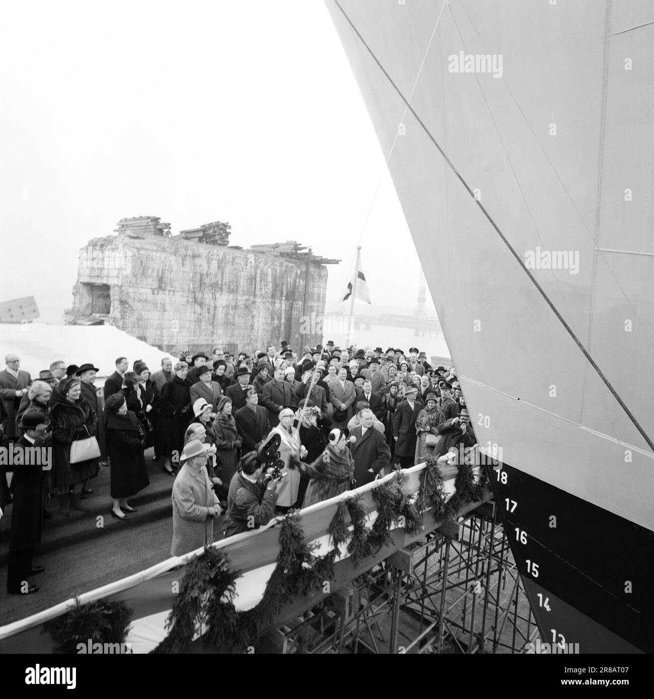 Current 56-10-1960: Ships for cars and people The shipowner Anders Jahre opens the Oslo–Kiel route with newly started Jahre-line's new, proud ship 'Kronprins Harald'.  Photo: Ivar Aaserud / Aktuell / NTB ***PHOTO NOT IMAGE PROCESSED*** Stock Photo