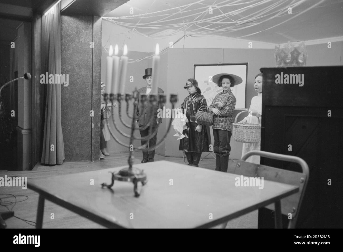 Christmas tree jewish woman