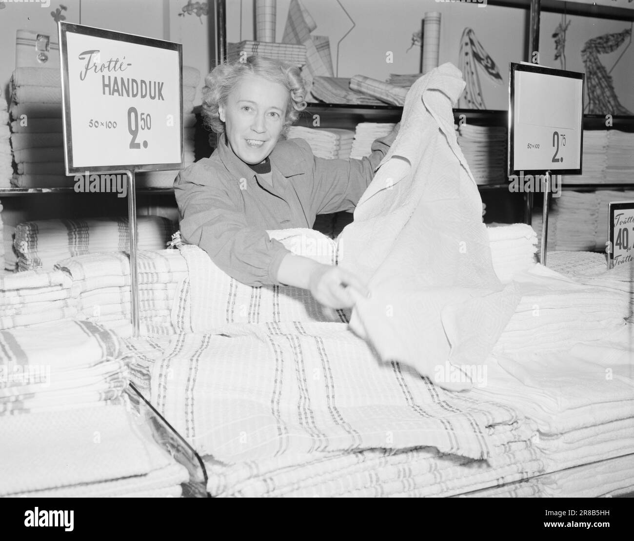 Well stocked Black and White Stock Photos & Images Alamy