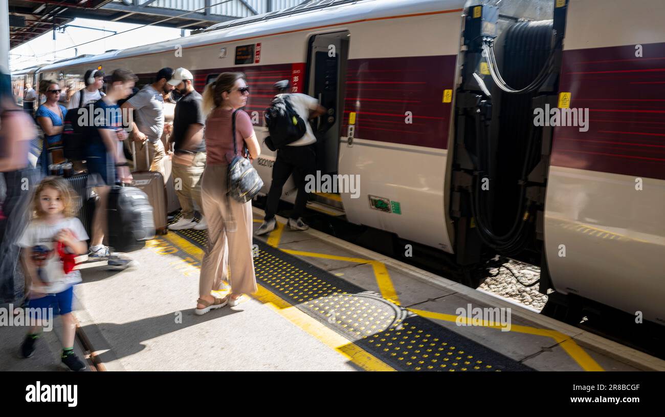 Grantham Train Station – Passengers boarding a London North Eastern Railway (LNER) Azuma Train bound for London Kings Cross Stock Photo