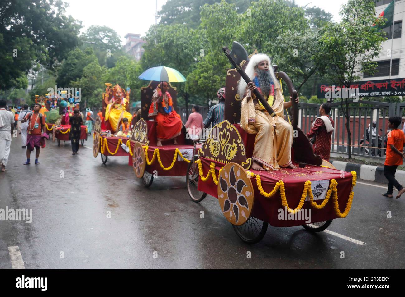 Dhaka, Bangladesh. 20th June, 2023. Hindu devotees gather to celebrate