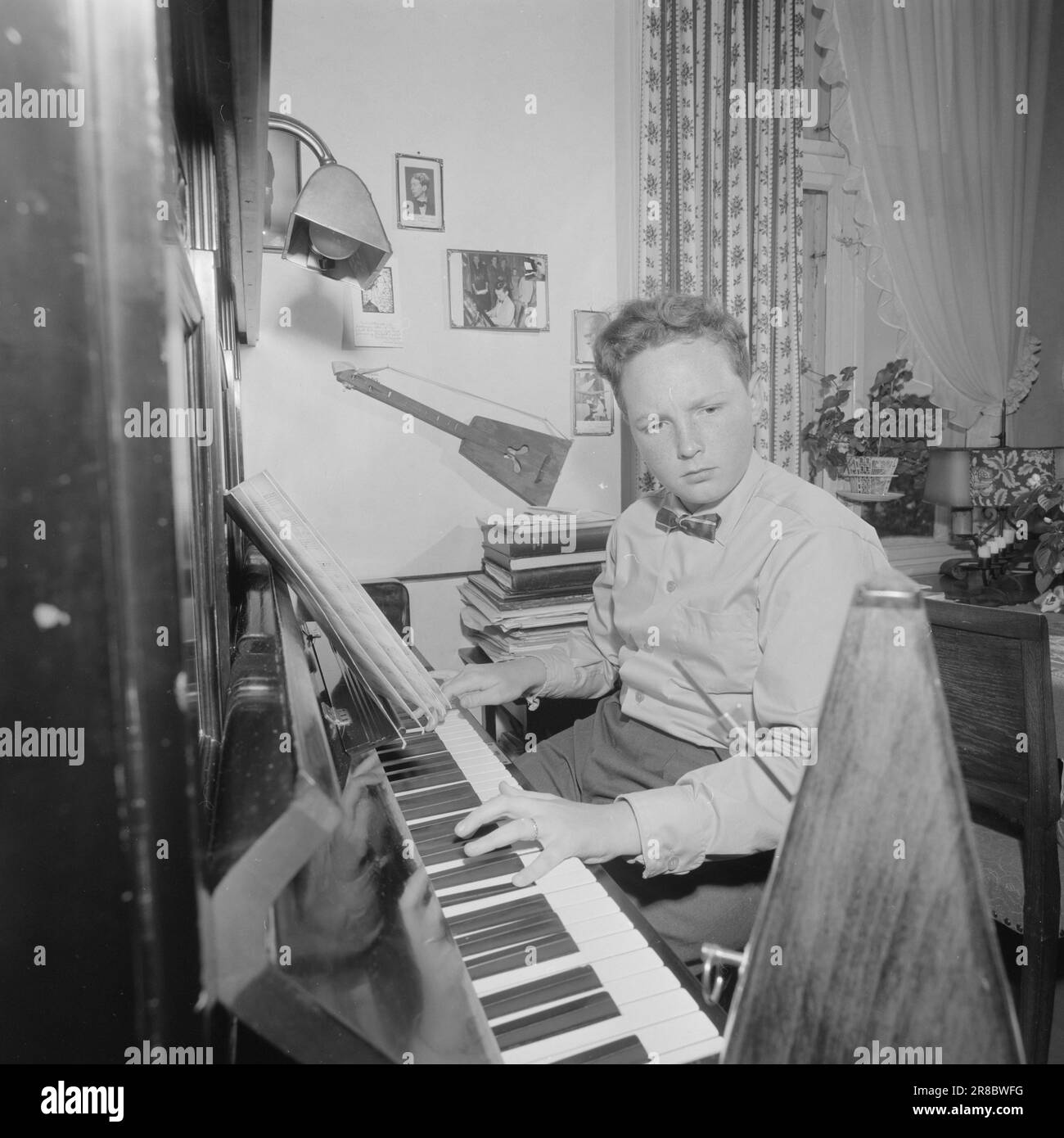 Current 33-7-1960: Composer at 14 Trond Kverno, 14 years old, has