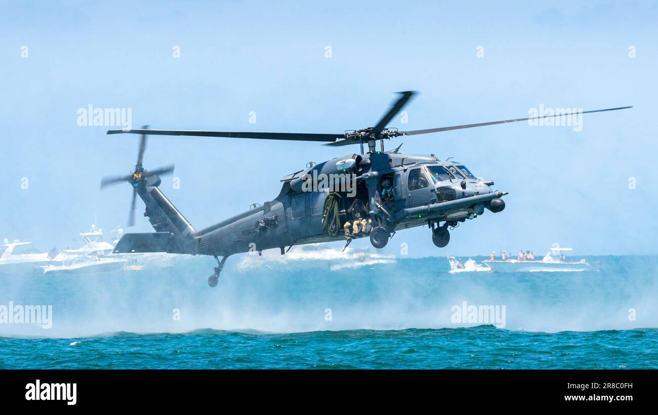 Helicopter sikorsky hh 60 blackhawk hi-res stock photography and images ...